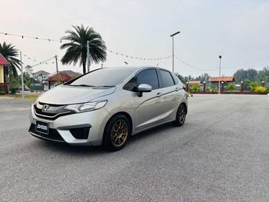 Honda Jazz E in Badang, KTN
