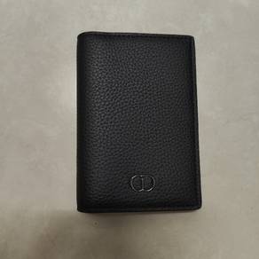 CD Icon Bifold Card Holder
Black Grained Calfskin