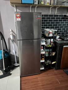 Peti ais 2 pintu