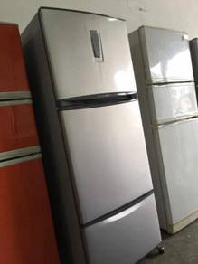 Fridge Freezer 3 Pintu Toshiba Refrigerator Peti