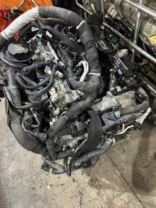 Range Rover Velar 2.0 Petrol Engine Kosong