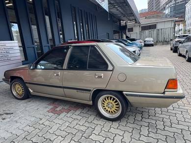 Proton Saga in Bayan Baru, PNG