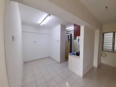 Condominium For Sale in Green Garden