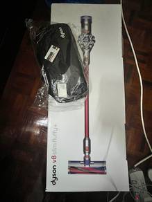 Dyson v8 slim fluffy + free floor cleaning toolkit