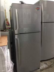 Toshiba 2 doors fridge Peti Sejuk Ais Refrigerator