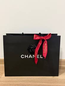 Chanel large paper bag with ribbon and flower 1