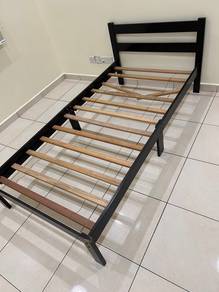 Single bed wood