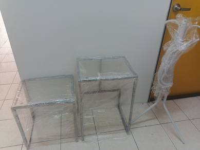 Two set Glass Table for sell Palm spring 两张玻璃桌子出售