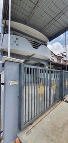 Radhiyah Homestay, Taman Kluang Barat Johor