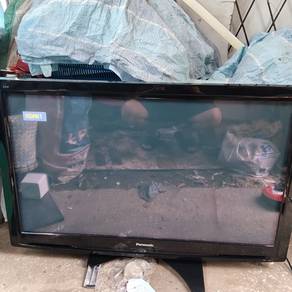 Panasonic VIERA 42" Plasma TV