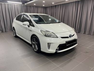 2013 Toyota Prius LUXURY (HYBRID)