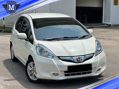 Honda Jazz Hybrid (HYBRID) in Serdang, KUL