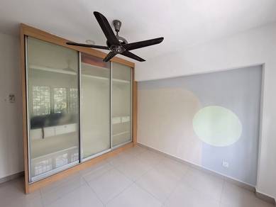 Apartment For Rent in Aman Puri Apartment