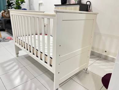 Good condition high quality baby cot bed katil