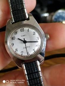 Vintage Timex electric watch