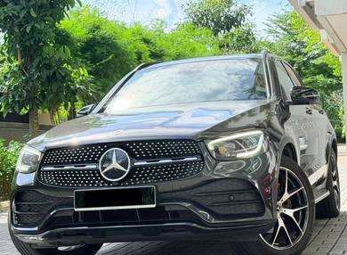 Mercedes Benz GLC300 300 4MATIC AMG LINE in Puchong, SGR