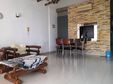 Condominium For Rent in Eden Fairway