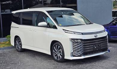 Toyota Voxy S-Z in Shah Alam, SGR