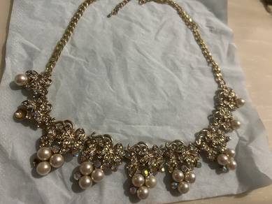 Gold White Stone & Pearl Necklace