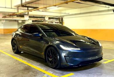 Tesla Model 3 LONG RANGE AWD in Bangsar South, KUL