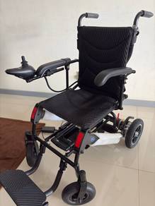 Heavy duty foldable electric wheelchair