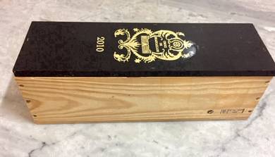 2010 Collectible Wine Pinewood Box