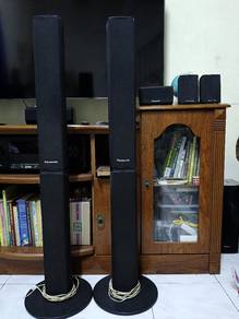 Home theater speaker set