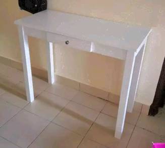 Cisole Table/Meja Design Baru Putih