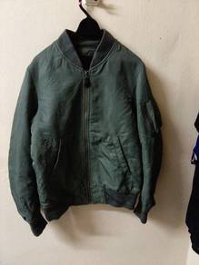 741.uniqlo bomber jacket