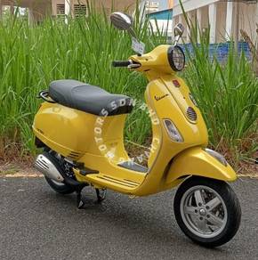 Vespa LT 150