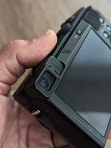 Pocket-sized 30x Zoom travel camera (Wi-fi)
