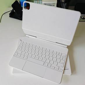 Apple Magic Keyboard for iPad Pro 11-inch 2nd Gen 