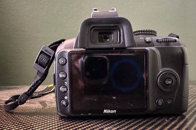 Nikon D3000 DSLR Camera – Excellent Condition