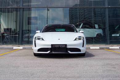 Porsche Taycan Turbo in City Centre, KUL