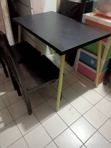 meja  mkn ikea siap kerusi