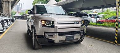 2022 Land Rover Defender 110 P300 SE