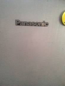 Peti ais 2pintu