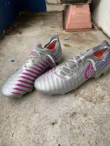 Kasut Bola Ortuseight Fortez Claws 5G