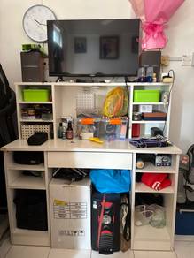 Table/Desk with multicompartments