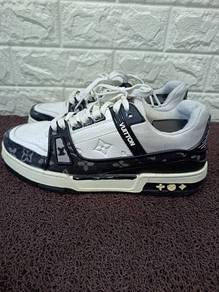 uk9 Louis Vuitton LV Trainer Sneakers