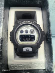 Casio G-Shock DW6900HD-8 Hidden Glow 