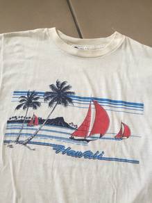 T-shirt Hawaii vintage copyright 1984 tag Sneakers