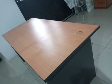 Computer + Study table - delivery; nego 👌🏻