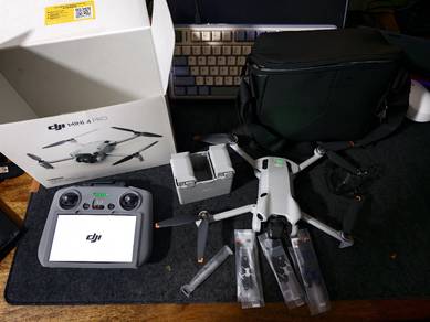 DJI Mini 4 Pro Fly More Combo