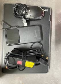 Lenovo 300e Chromebook + Yoobao powerbank 