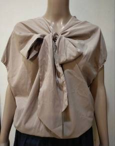 brown top