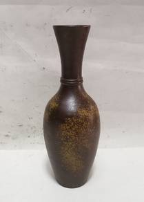 japanese ikebana vase | bizen ware vessel | studio