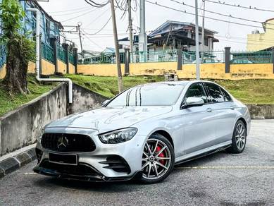 Mercedes Benz E300 300 AMG LINE in Desa Petaling, KUL