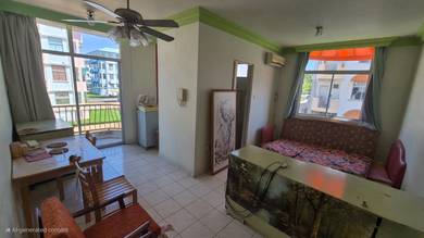 Apartment For Sale in Melinsung Summer Bay Resort Apartment