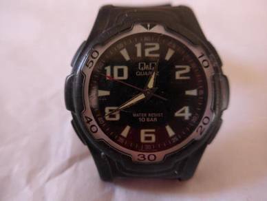 Q&Q Sports Quartz Round Black Dial Watch